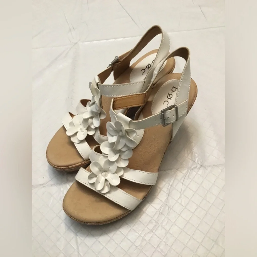 White Floral Wedge Sandals by